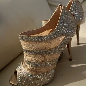 Steve Madden Gold Rhinestone Lace Heels
